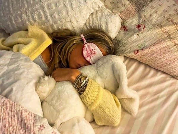 Τα 4 ζώδια που κοιμούνται όπου σταθούν – Από τη θέση του λεωφορείου μέχρι την καρέκλα του σινεμά
