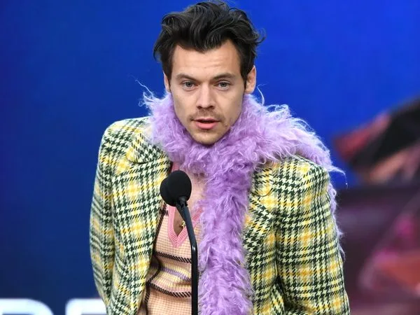 Ο Harry Styles σε φωτογραφία από το ΑΠΕ-ΜΠΕ για την κυκλοφορία του νέου του single Aperture.