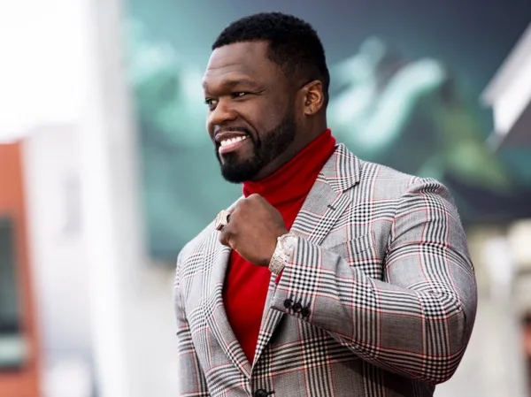 Ο ράπερ 50 Cent σε επίσημη εμφάνιση, ο οποίος αρνήθηκε συμφωνία εκατομμυρίων στην αρχή της καριέρας του.