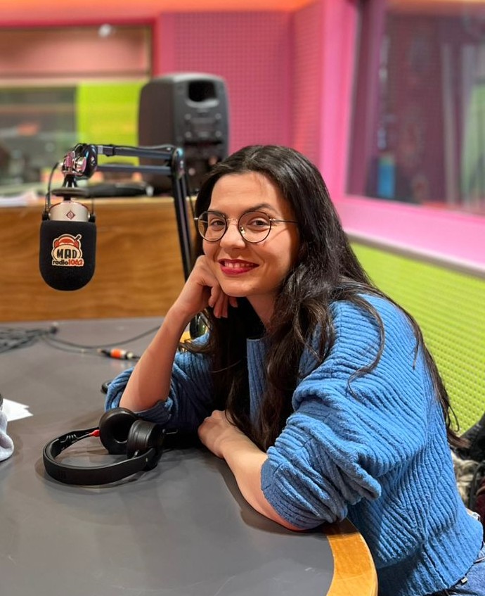 Η Ανθή Σαββάκη στο Mad Radio 106,2: «Θα ήθελα να συνεργαστώ πολύ με τον Γιώργο Λάνθιμο»