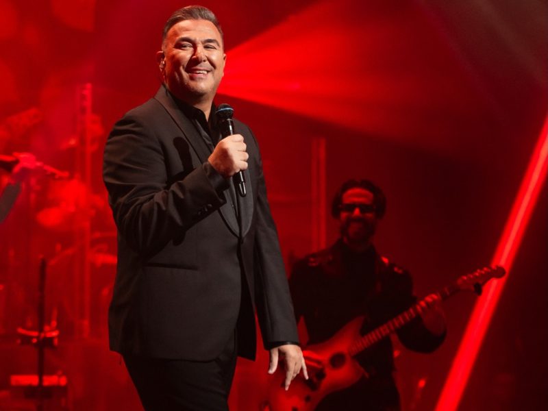 Αντώνης Ρέμος: Αναβάλλει τις εμφανίσεις του λόγω προβλήματος υγείας