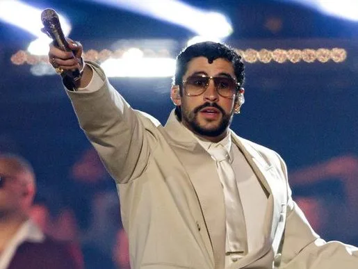 Ο Bad Bunny σε teaser για το Apple Music Halftime Show του Super Bowl.