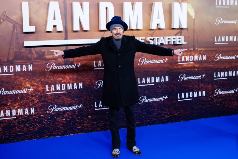 Η Pamela Anderson και ο Billy Bob Thornton σε σκηνή από την ταινία Somedays.