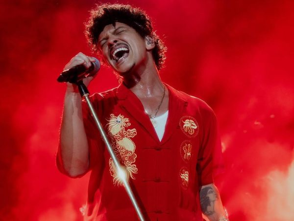 Ο Bruno Mars δείχνει τη ρομαντική του πλευρά με νέο album και περιοδεία