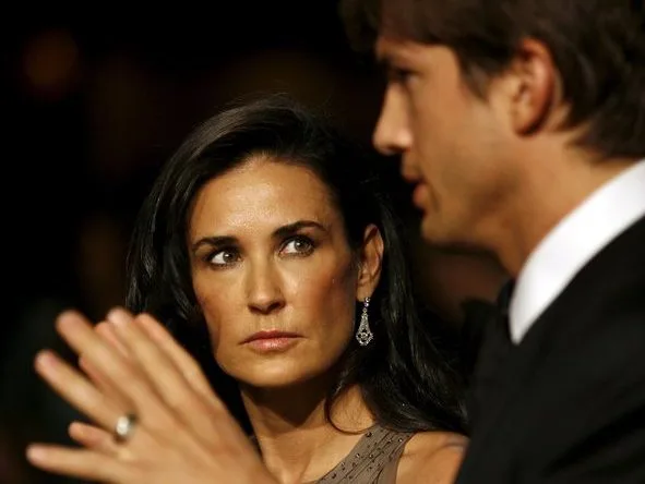 Ο Ashton Kutcher και η Demi Moore σε κοινή τους εμφάνιση πριν από τον χωρισμό τους.