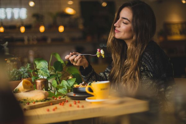 Αυτή είναι η πιο σωστή ώρα για να φας βραδινό τον χειμώνα