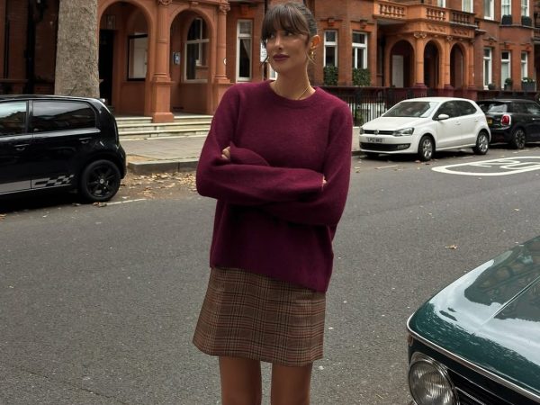 90s mini skirt: Το κομμάτι που γίνεται η απόλυτη επένδυση της σεζόν