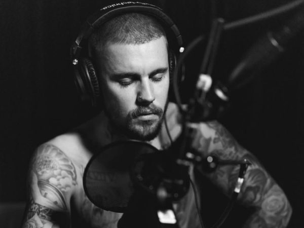 Ο Justin Bieber στη σκηνή των Grammy μετά από 4 χρόνια απουσίας