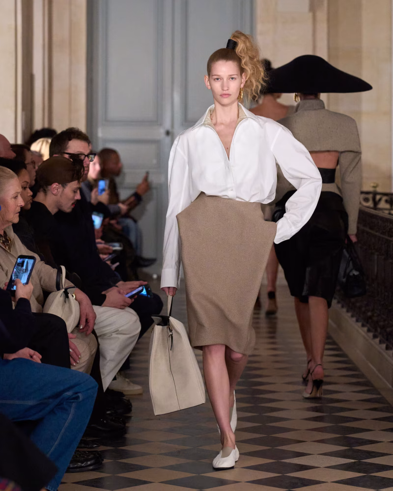 https://www.jacquemus.com/