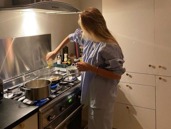 Τα λάθη που κάνεις με τη διαφανή μεμβράνη στην κουζίνα