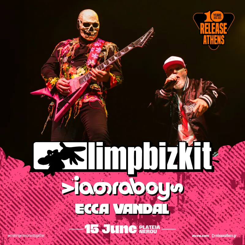 Οι Limp Bizkit στη σκηνή, με τον Wes Borland και τον Fred Durst.