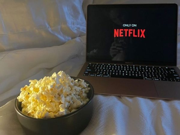 Ρεκόρ για το Netflix: Αυξήσεις συνδρομών και μεγάλα έσοδα το 2025