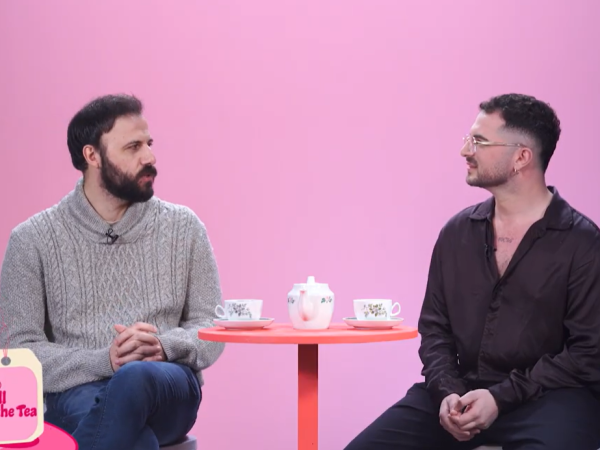 Ο Νίκος Γκέλια στο Spill the Tea: «Πριν πάει σχολείο το παιδί μου, φοβήθηκα μην πάθει τα ίδια με μένα»