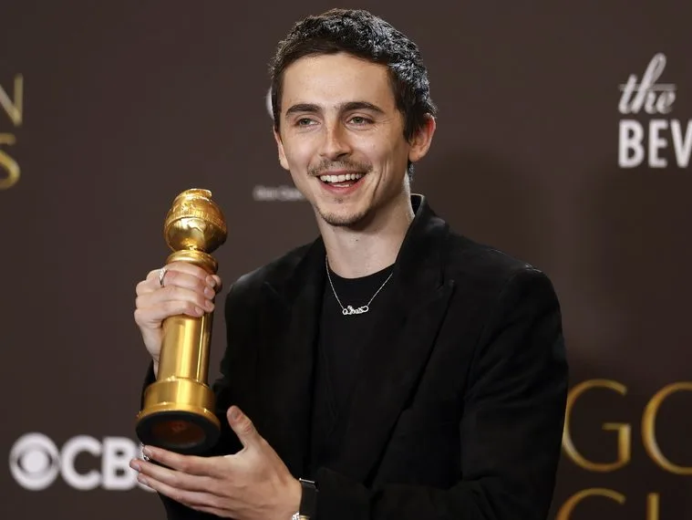 Ο ηθοποιός Timothée Chalamet σε επίσημη εμφάνιση, κάτοχος ρεκόρ υποψηφιοτήτων στα βραβεία Όσκαρ.