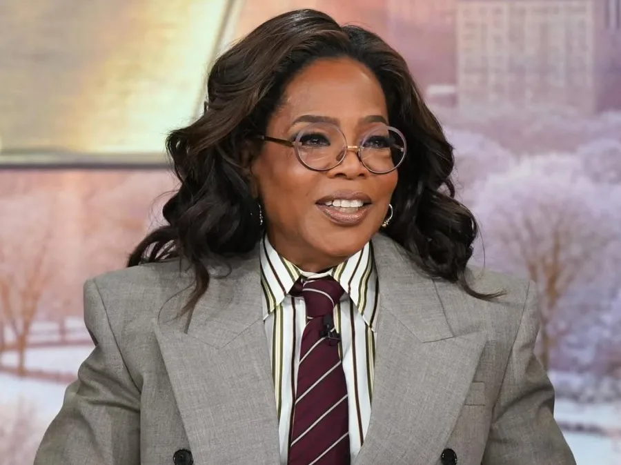 Η Oprah Winfrey κάνει γυμναστική με αφορμή τα 72α γενέθλιά της, στέλνοντας μήνυμα ανανέωσης.