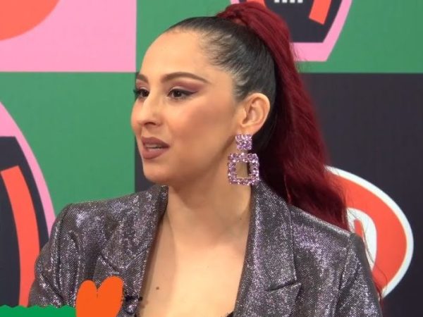 Η Fey Kross στο Talk to MAD: «Η μουσική με κρατάει ζωντανή και μου δίνει ελευθερία»
