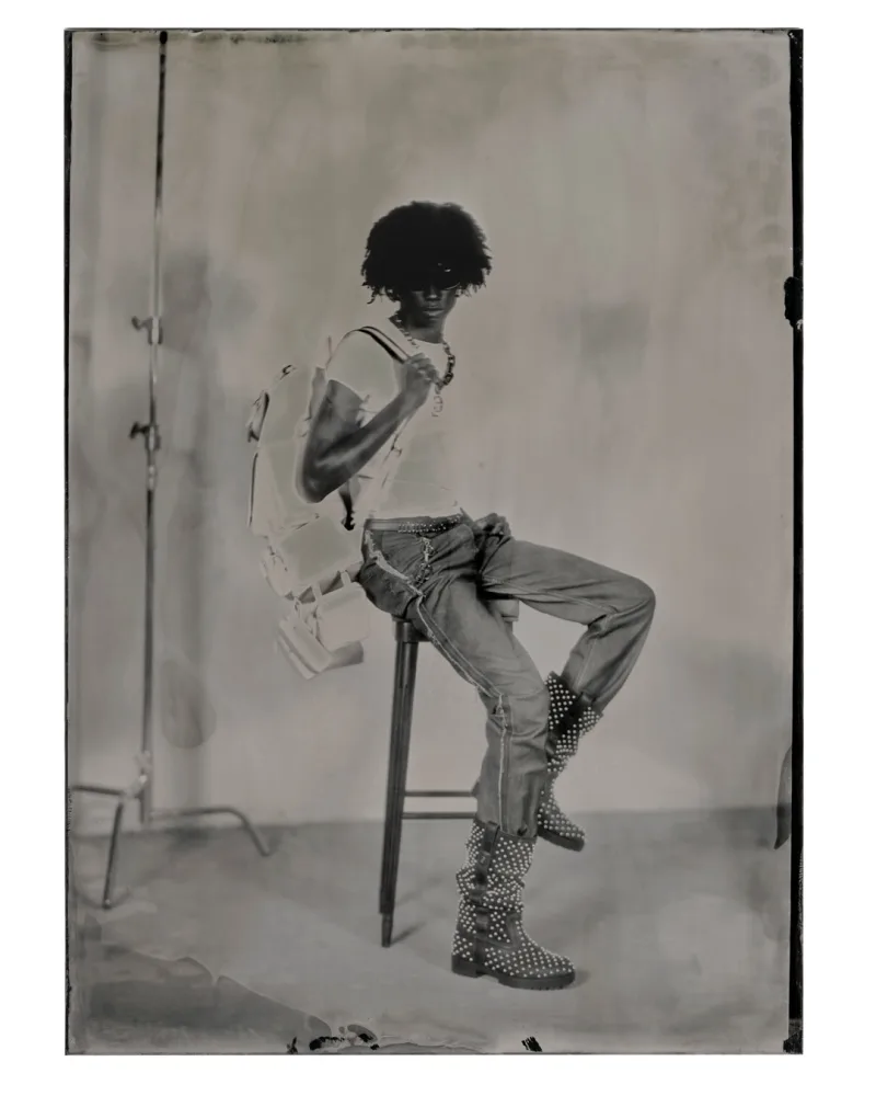 Ο Jaden Smith ποζάρει με δημιουργίες από τη συλλογή του για τον οίκο Louboutin.
