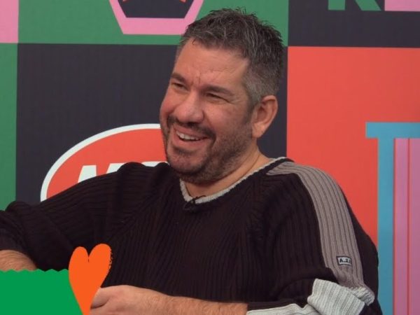 Ο Χάρης Λεμπιδάκης στο Talk to MAD: «Όταν έφυγε ο Παντελής Παντελίδης πέρασα την δυσκολότερη περίοδο της ζωής μου»