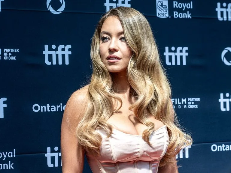 Η ηθοποιός Sydney Sweeney που θα πρωταγωνιστήσει στην ταινία The Custom of the Country της Edith Wharton.