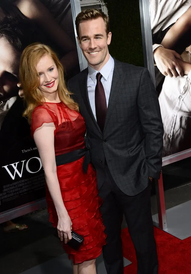 Ο ηθοποιός James Van Der Beek με τη σύζυγό του Kimberly σε επίσημη εμφάνιση.