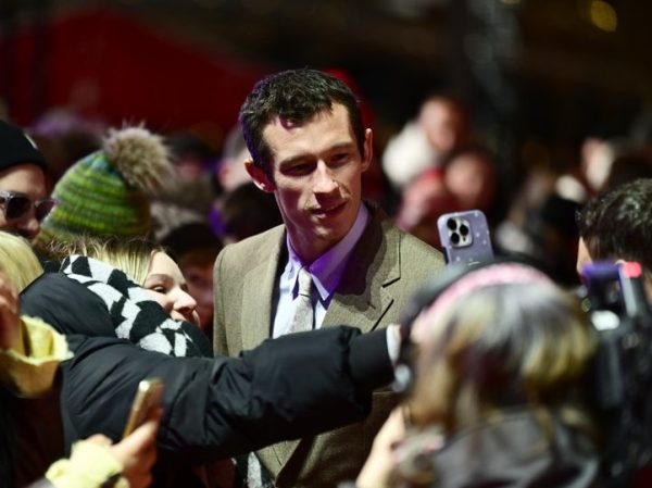 Callum Turner: Αρνείται να απαντήσει αν θα είναι ο επόμενος James Bond