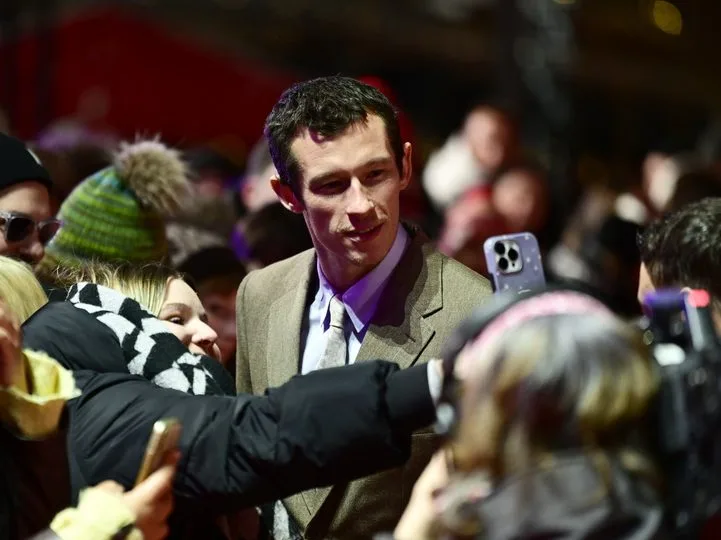 Ο ηθοποιός Callum Turner στο Φεστιβάλ Κινηματογράφου του Βερολίνου για την ταινία Rosebush Pruning.