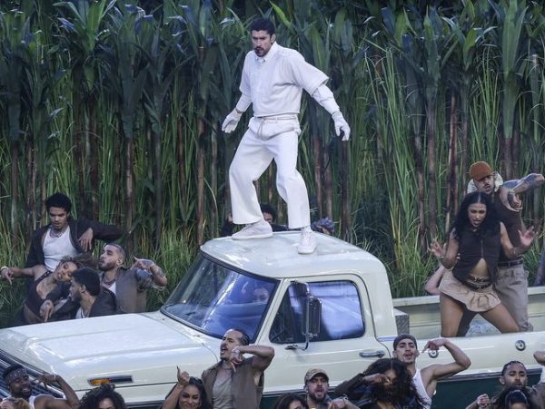 Ο Bad Bunny έσπασε κάθε ρεκόρ με 4 δισ. προβολές στο Super Bowl σε 24 ώρες