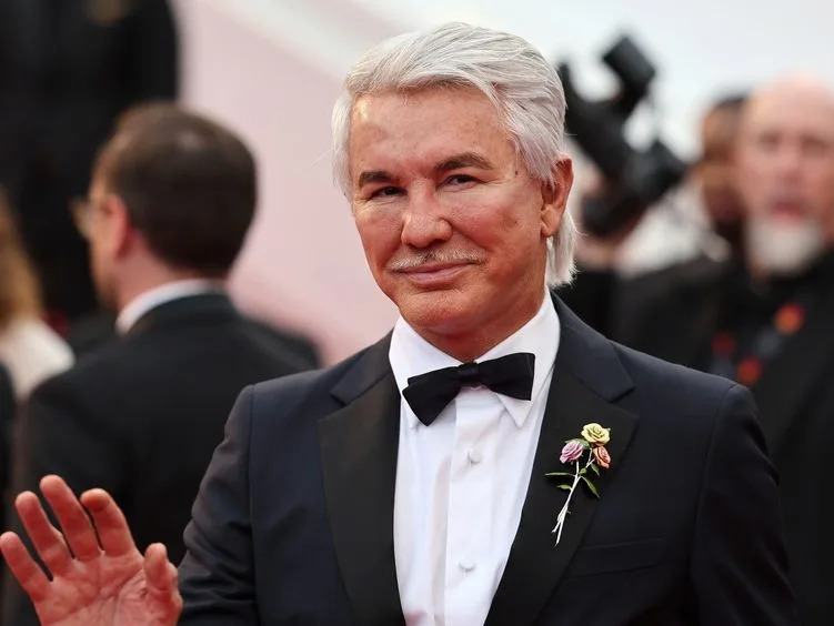Ο σκηνοθέτης Baz Luhrmann που ετοιμάζει θεατρικό μιούζικαλ για τη ζωή του Elvis Presley.
