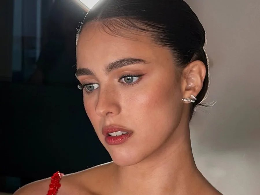 blurred_lips