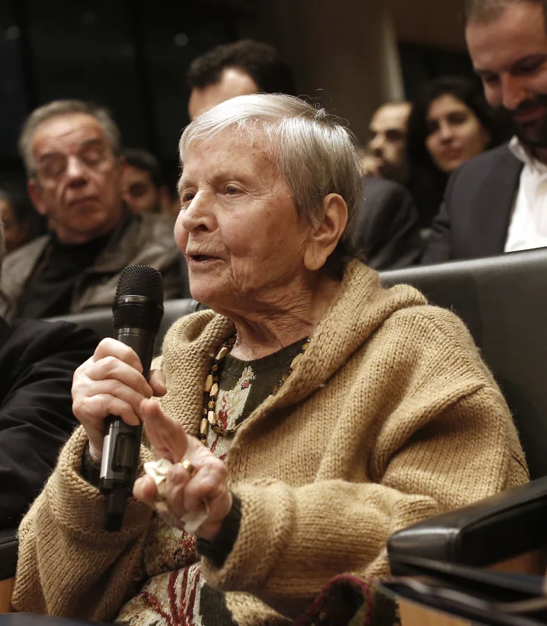 Η σπουδαία βυζαντινολόγος Ελένη Γλύκατζη-Αρβελέρ μιλάει σε εκδήλωση, λίγες μέρες πριν τον θάνατό της.