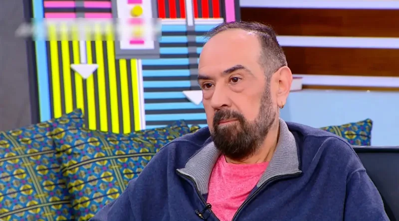 Ο Γιώργος Λιάγκας με τον νέο συνεργάτη του στο Πρωινό, σε μια συνέντευξη στην τηλεόραση.
