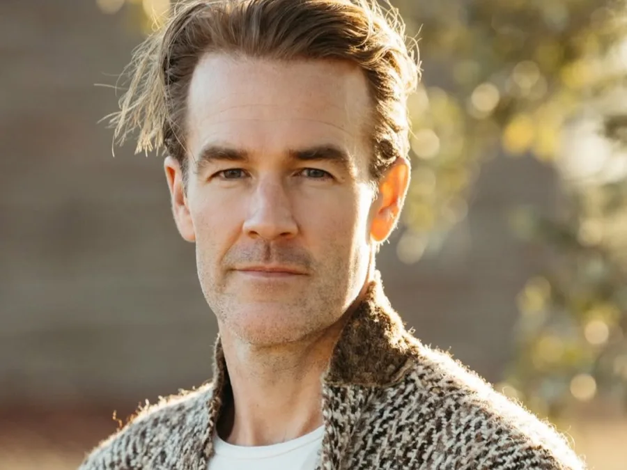 Πορτρέτο του ηθοποιού James Van Der Beek, πρωταγωνιστή της σειράς Dawson’s Creek.