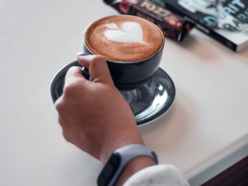 Έκοψες ξαφνικά τον καφέ; Δες τι θα συμβεί στον εγκέφαλό σου