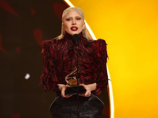 Grammy 2026: Η συγκινητική εξομολόγηση της Lady Gaga για τον σύντροφό της κατά την βράβευσή της