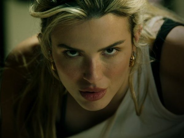 Κατερίνα Λιόλιου: Παρουσιάζει το video clip του viral hit «Λογαριασμός»