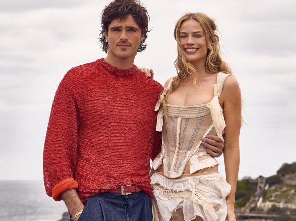 Η Margot Robbie μιλά για τη χημεία της με τον Jacob Elordi στα Ανεμοδαρμένα Ύψη