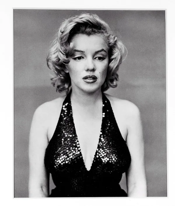 Η Catherine Deneuve και η Marilyn Monroe στο εξώφυλλο του βιβλίου Marilyn chérie.