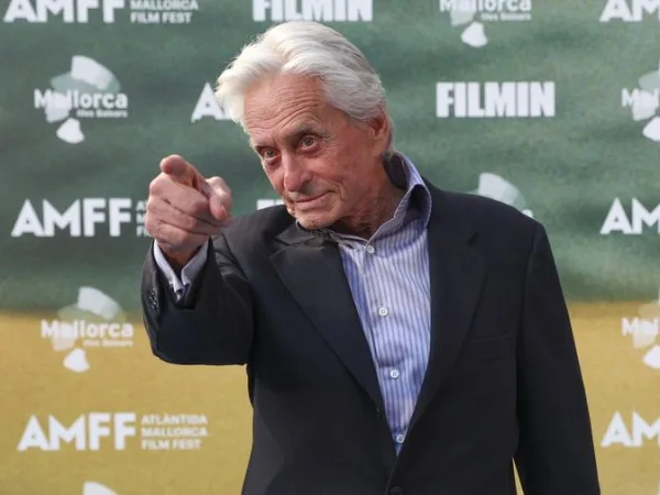 Ο ηθοποιός Michael Douglas σε επίσημη εμφάνιση, με αφορμή την κυκλοφορία των απομνημονευμάτων του.