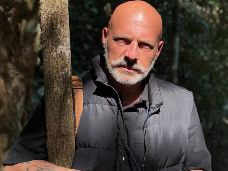 Ο Νίκος Μουτσινάς επιστρέφει στην τηλεόραση με νέα εκπομπή