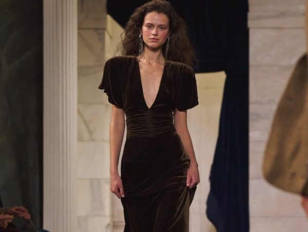 Ralph Lauren FW26: Ντύνοντας τη σύγχρονη ηρωίδα