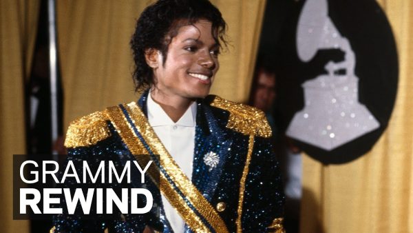 Ο Michael Jackson στα βραβεία Grammy με στολή στρατιωτικού στυλ
