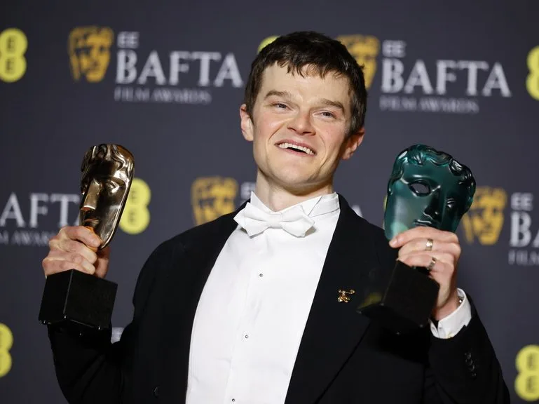 Στιγμιότυπο από την τελετή των βραβείων BAFTA όπου θριάμβευσε η ταινία One Battle After Another.