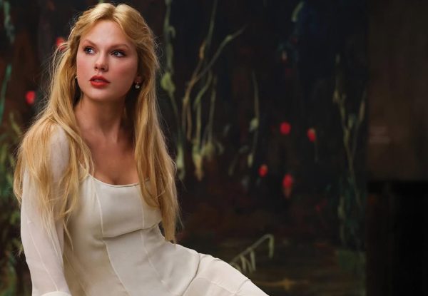 H Taylor Swift κατακτά για 14η φορά το Billboard Hot 100 γράφοντας ξανά ιστορία