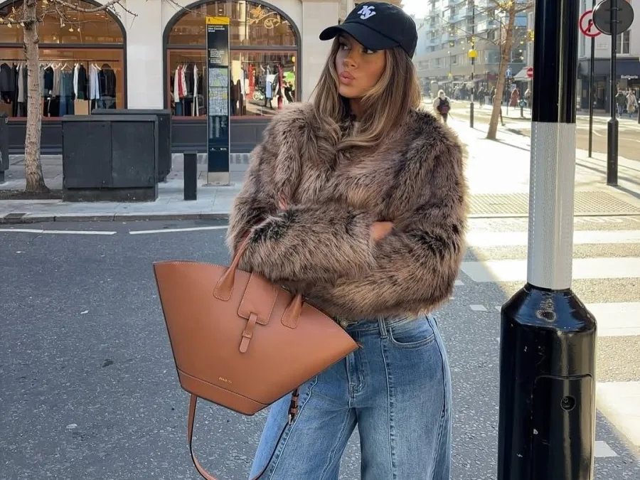 Μοντέρνο και στυλάτο outfit που αναδεικνύει την αυτοπεποίθηση ενός Λέοντα, του πιο fashion ruler ζωδίου.