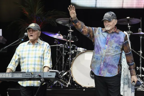 Ο Bruce Johnston των Beach Boys σε φωτογραφία από το ΑΠΕ-ΜΠΕ για την αποχώρησή του από το συγκρότημα.