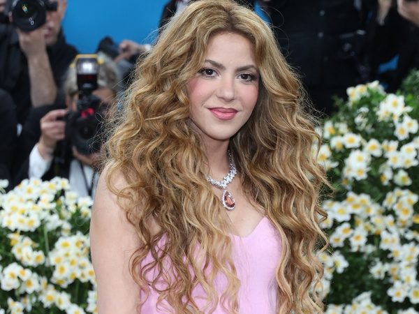 Η Shakira νόμιζε ότι ήταν φάρσα η υποψηφιότητά της στο Rock & Roll Hall of Fame