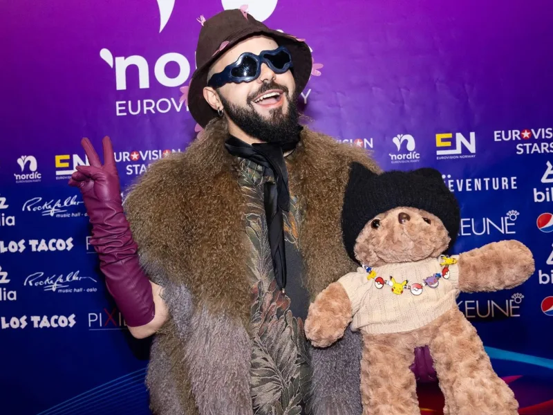 Ο Akylas σε προώθηση του τραγουδιού Ferto για τη Eurovision 2026, από το επίσημο υλικό της ΕΡΤ.