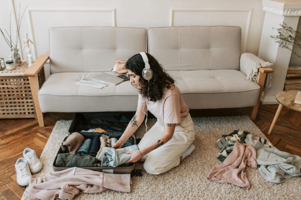 Πάσχα χωρίς άγχος: 5 tips για να πάρεις όσα χρειάζεσαι στη βαλίτσα σου