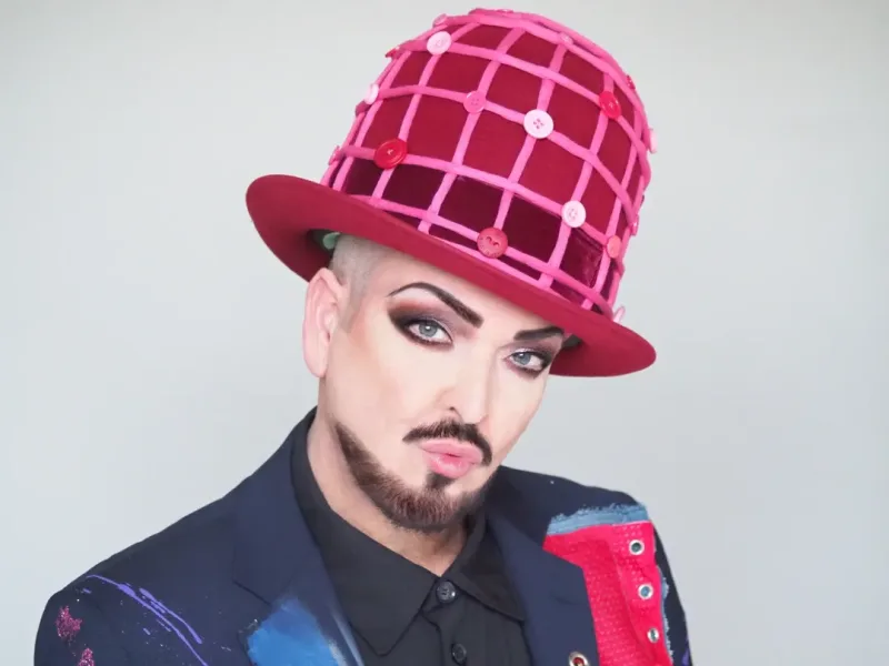 Πορτρέτο του Boy George από τον επίσημο λογαριασμό του στο Instagram.