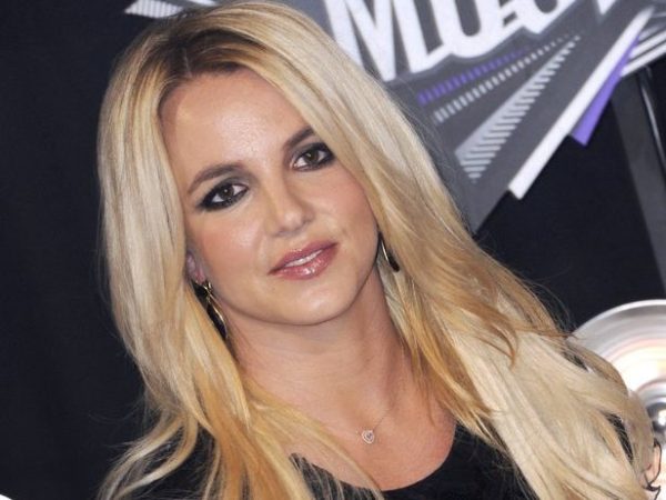 Οι Πρόσφατες Εξελίξεις στη Ζωή της Britney Spears: Από τη Σύλληψη για Οδήγηση Υπό την Επήρεια έως τις Προσωπικές Αναζητήσεις